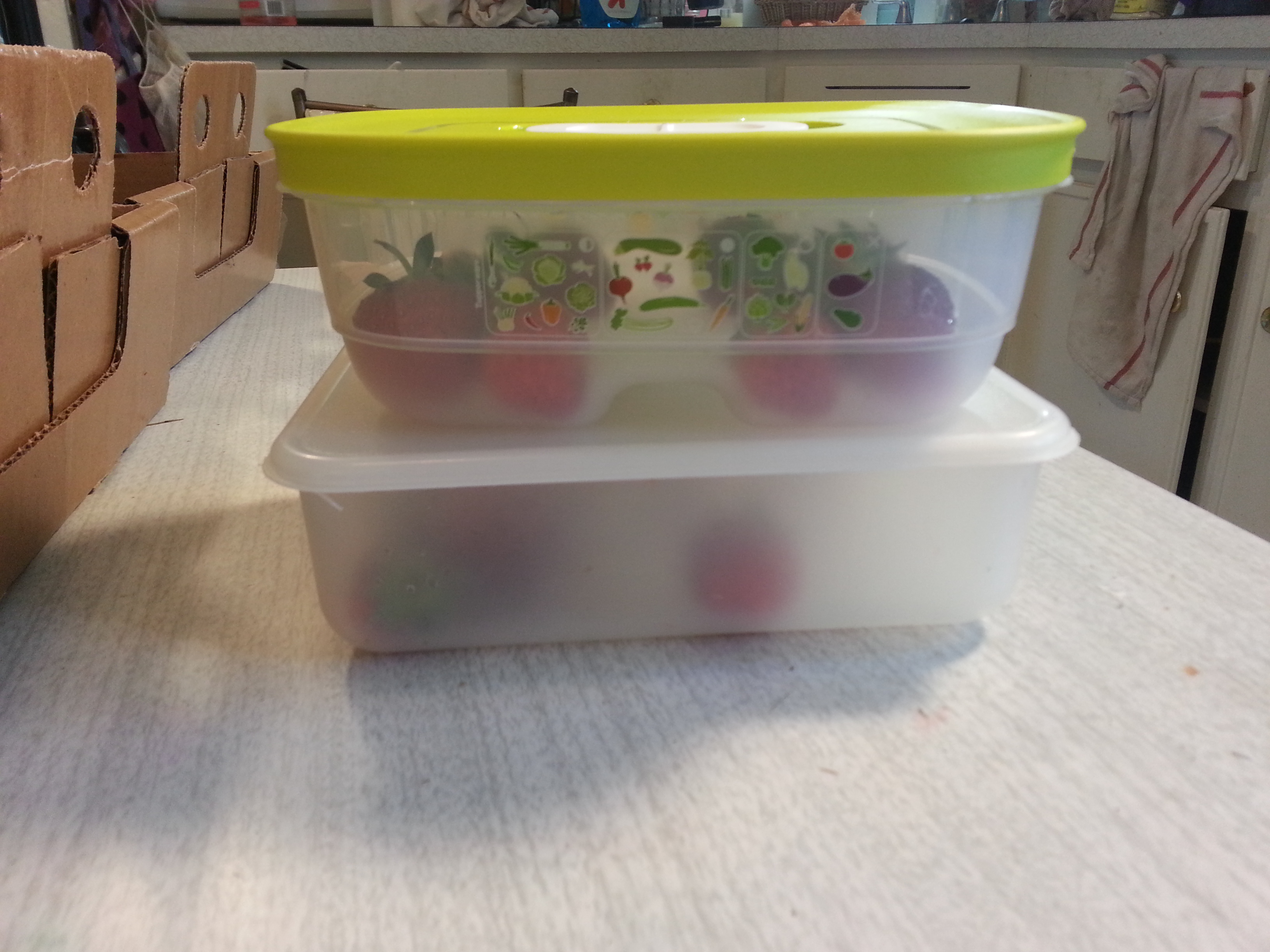 2 Tupperware FridgeSmart fruit veggie produce storage containers